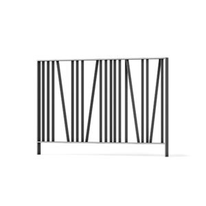 Espace public en noir et blanc, barrière ou ruban au premier plan.